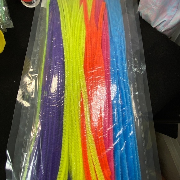 Awesome Large craft bundle, mostly new sealed bags to create various projects - Picture 15 of 15